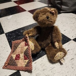 NWT Boyds Bears, Quiltin' Bee Bears